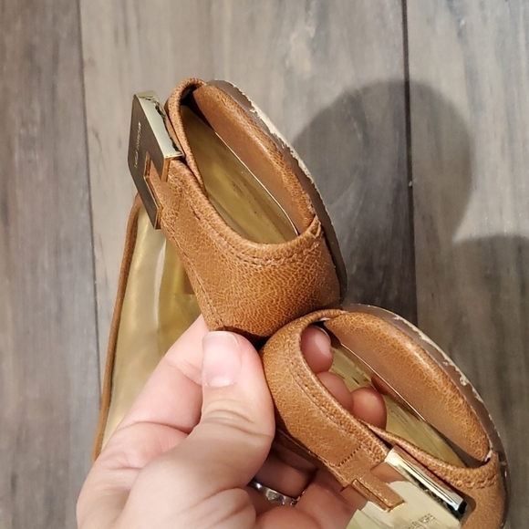 Michael Michael Kors Women Dress Wedge leather shoes Peep Toe sz 7M - Picture 6 of 13